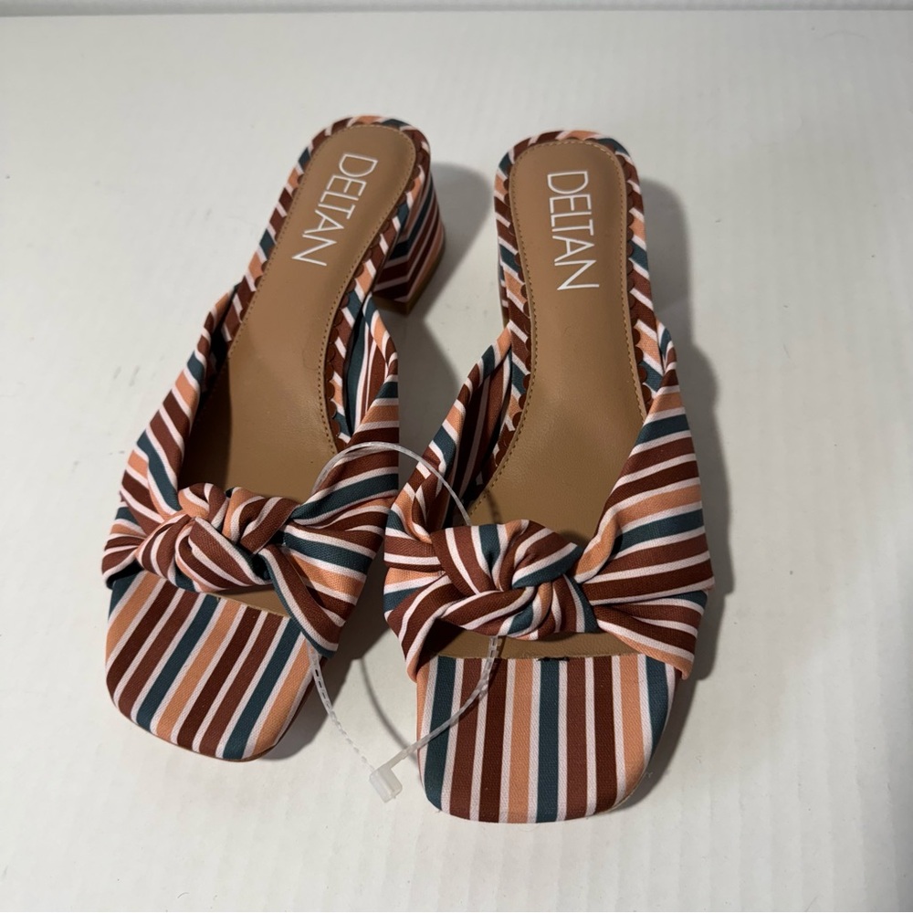Deltan Women’s size 7.5 striped sandals
